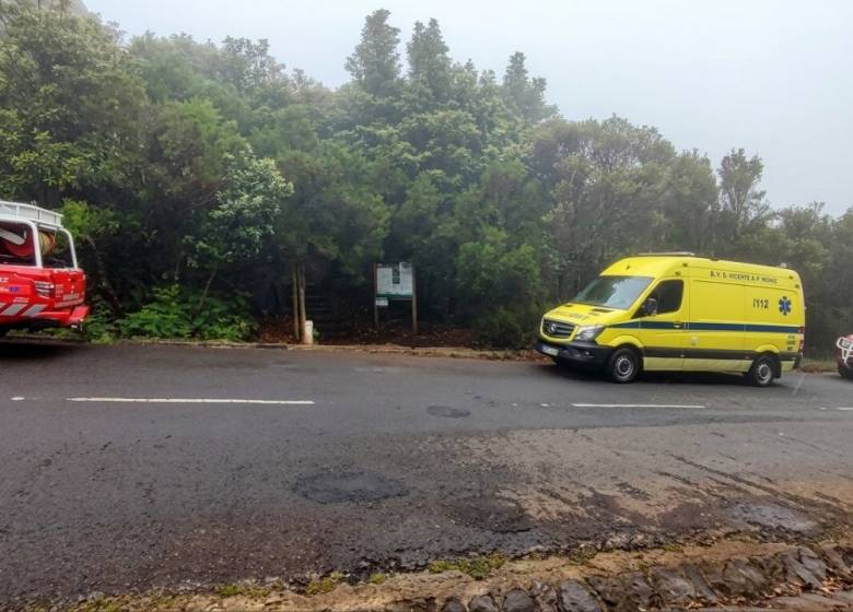 Resgate a turista ferida numa levada