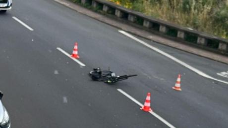 Cicilista em estado grave após choque com carro