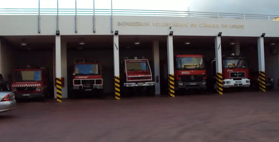 Incêndio ativo no Jardim da Serra mobiliza três corporações