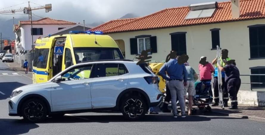 Mulher ferida num despiste