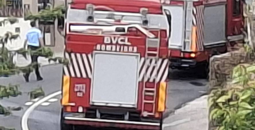 Incêndio num anexo de casa mobiliza bombeiros