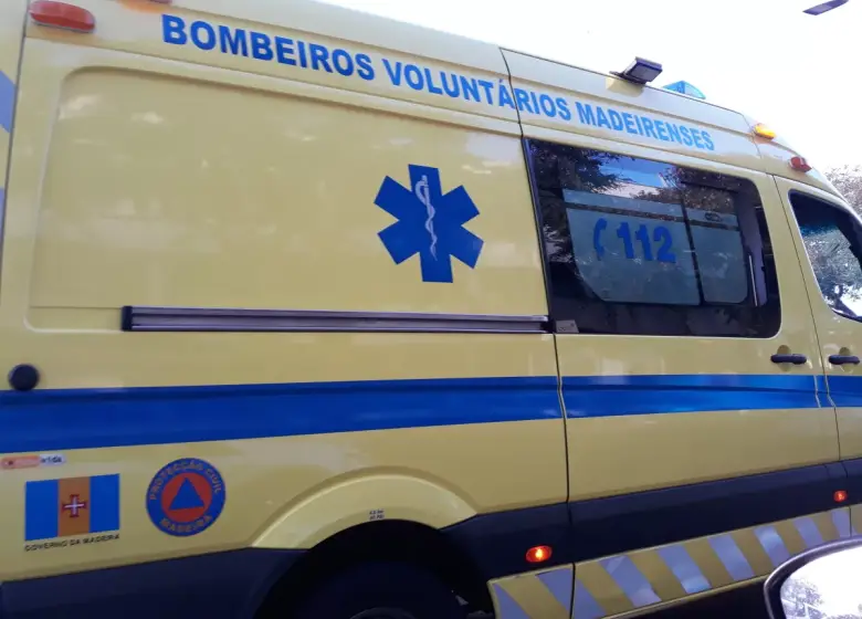 Acidente entre carro pesado e ligeiro faz um ferido