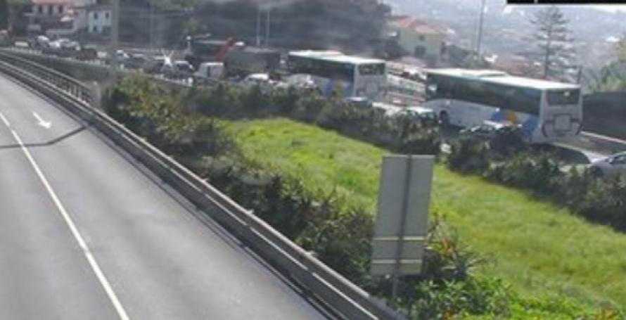 Mota incendeia-se na via rápida