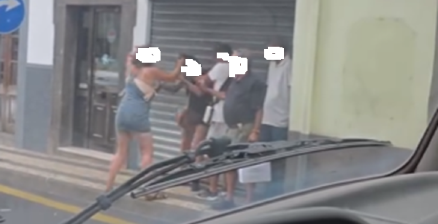 Pancadaria entre duas mulheres no Funchal
