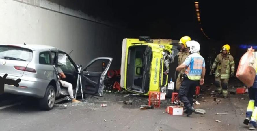 Sobe para sete o número de feridos, dois deles graves; camião capotou e chocou em vários carros