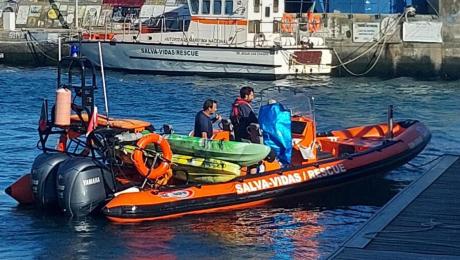 Três canoístas em dificuldades resgatados pela Marinha