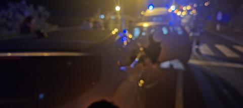 Condutor entra em sentido contrário numa rotunda e provoca acidente que causa dois feridos