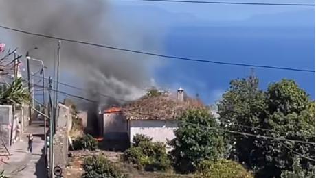 Incêndio em duas casas
