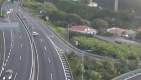 Despiste contra rail na via rápida faz um ferido