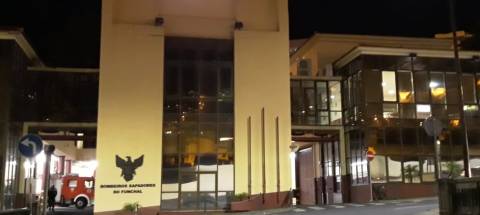 Homem agredido com soco no nariz na via pública no Funchal