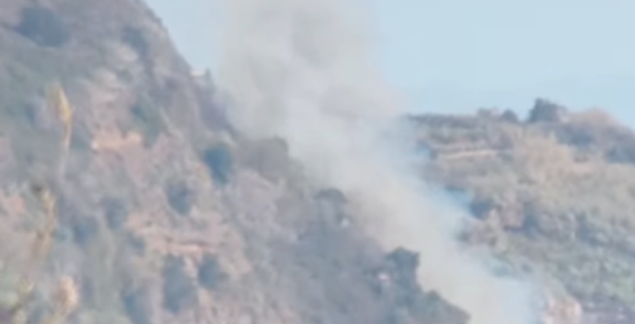 Incêndio ativo na Madalena do Mar