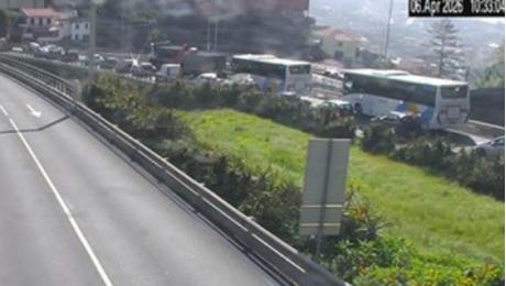 Mota incendeia-se na via rápida