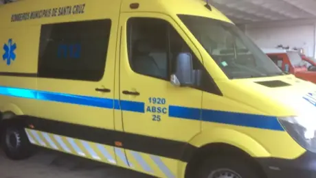 Motociclista ferido num acidente entre mota e carro