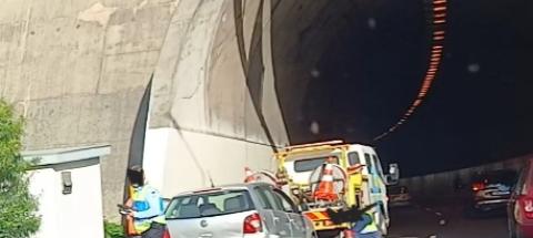 Acidente ligeiro provocou caos na via rápida