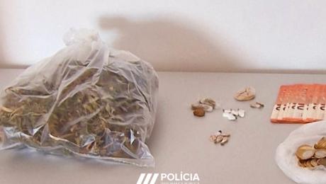 PSP detém homem, identifica outros dois e apreende mais de 465 doses de droga