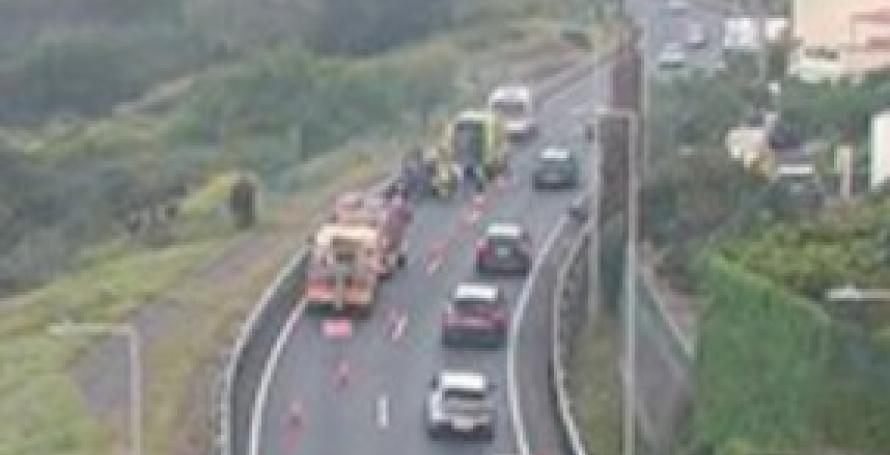 Motociclista em estado grave após violento despiste na via rápida