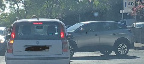 Jovem ficou ferido no acidente entre mota e carro no Caniço de Baixo