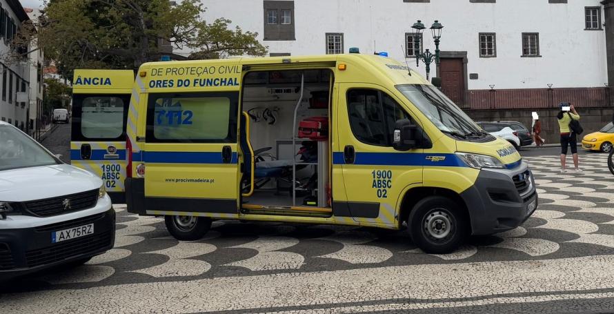 Mulher ferida após queda dentro de museu
