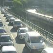 Carro incendeia-se dentro de túnel na via rápida