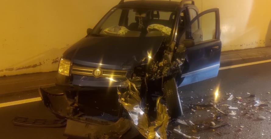 Violento choque frontal na via expresso fere duas mulheres