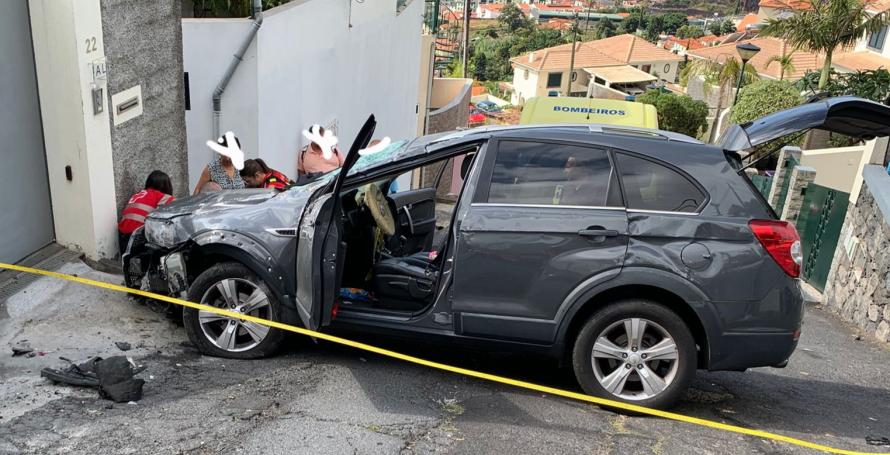 Carro sem travões capota e cinco pessoas ficaram feridas, duas delas encarceradas