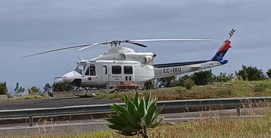 Helicóptero resgata turista em dificuldades numa vereda