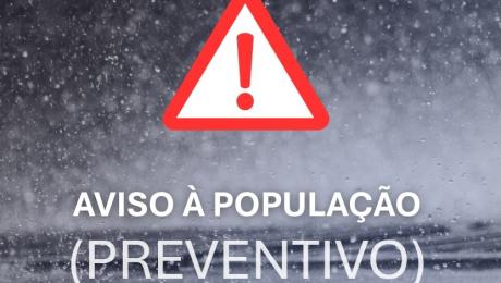 Aviso laranja para a chuva forte motiva avisos da Proteção Civil à população