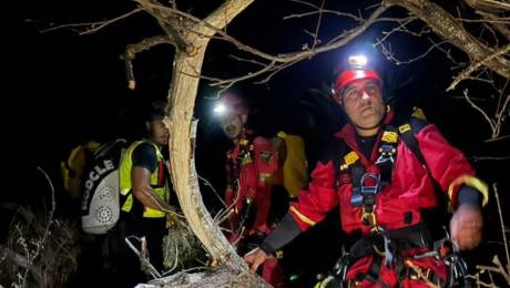 13 elementos dos BVM pernoitaram numa vereda para resgatar turista que caiu 60 metros