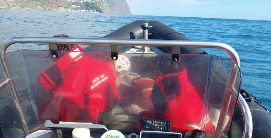 Dois jovens turistas em dificuldades no mar são resgatados
