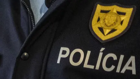 Homem tenta atirar ao mar outro homem no Lobo Marinho e agride violentamente jovem turista