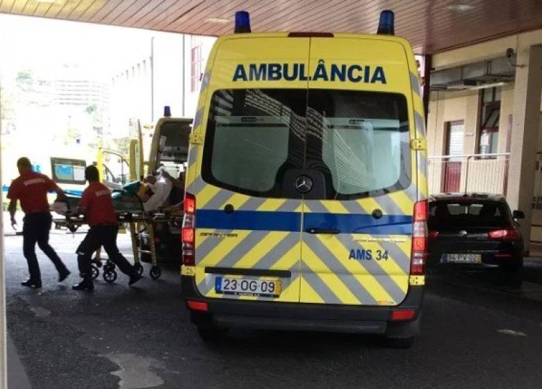 Homem de cadeira de rodas atropelado numa passadeira