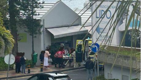 Mulher cai de escadas e fica ferida