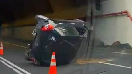 Capotamento faz um ferido