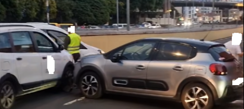 Acidente entre dois carros no Funchal