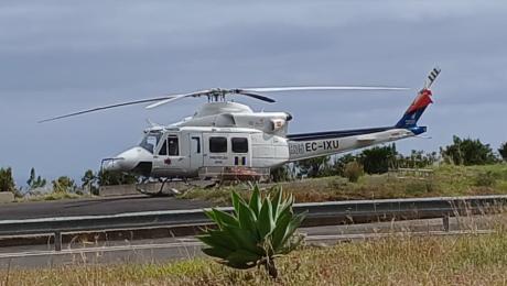 Incêndio ativo na Ribeira Brava; helicóptero mobilizado