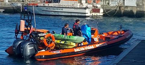 Três canoístas em dificuldades resgatados pela Marinha