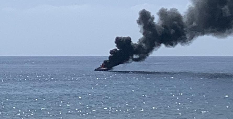 Barco já afundou; quatro tripulantes eram um casal e dois filhos