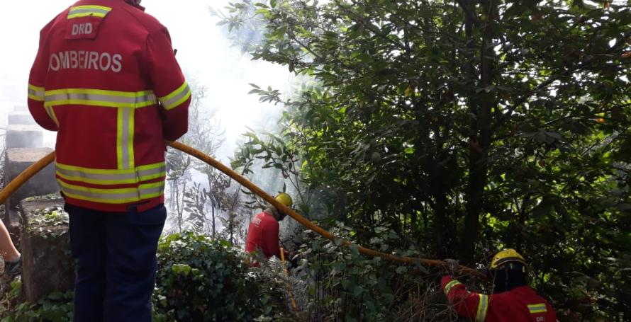 Dois incêndios no Campanário, um deles perto de casas