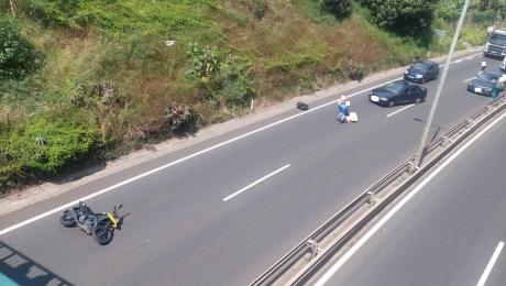 Três motociclistas feridos em despistes de mota