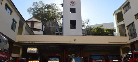 Incêndio num quadro elétrico mobiliza bombeiros