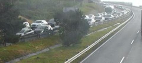 Acidente fecha via rápida no Caniço