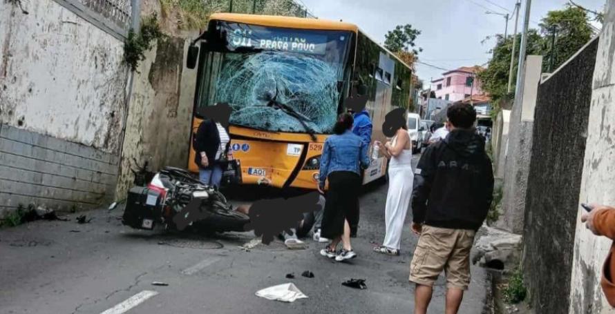 Há novas informações do aparatoso acidente entre uma mota e um autocarro que provocou vários feridos