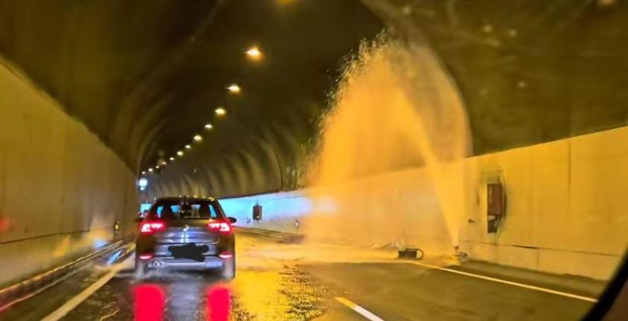 Condutora despista-se na via rápida e carro choca contra carretel de incêndio