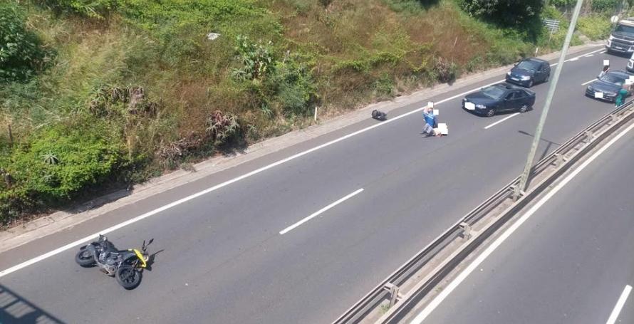Três motociclistas feridos em despistes de mota