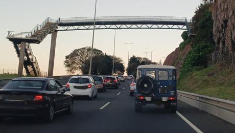 Acidente está a 'parar' a via rápida da Cancela ao Caniço