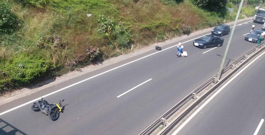 Três motociclistas feridos em despistes de mota