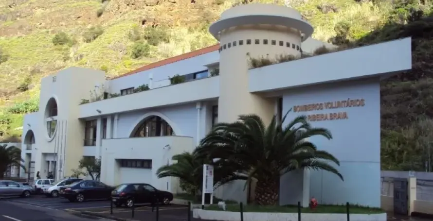 Três feridos num acidente