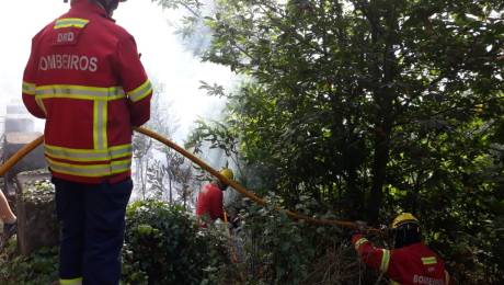 Dois incêndios no Campanário, um deles perto de casas