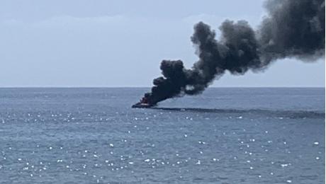 Barco já afundou; quatro tripulantes eram um casal e dois filhos