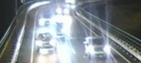 Carro choca contra viatura da VR 1 na via rápida e houve dois feridos